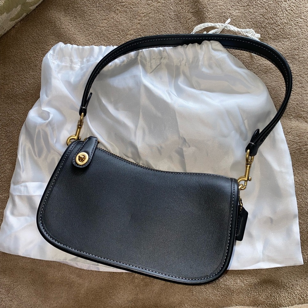 ✨Coach Swinger Bag 20 ✨